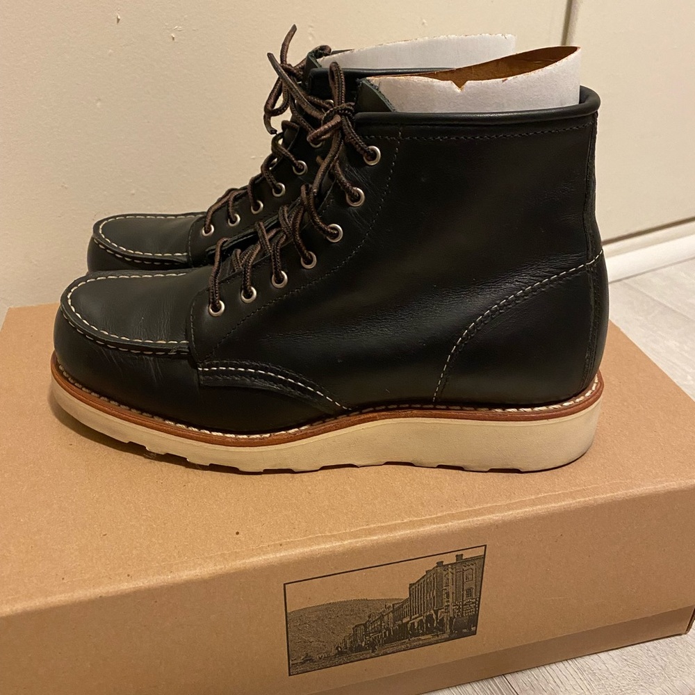 Like New, Red Wing Heritage Womens 6” Classic Moc Leather Boot - Black, Sz. 7.5